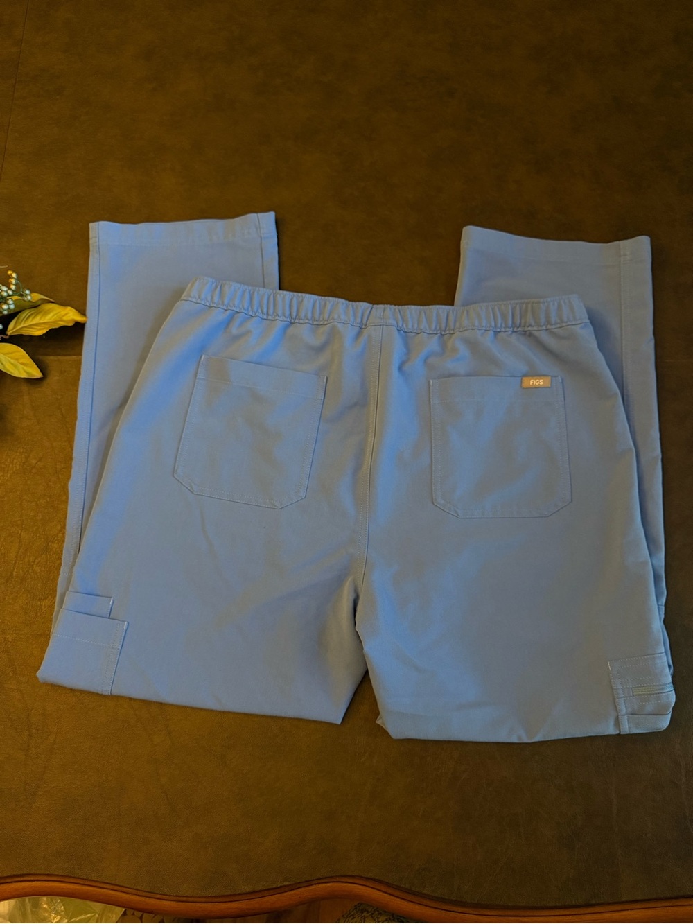 FIGS Men’s Cecil Blue Scrub Set: Leon Scrub Top XL & Cairo Straight Leg Pant XLS - Picture 11 of 16